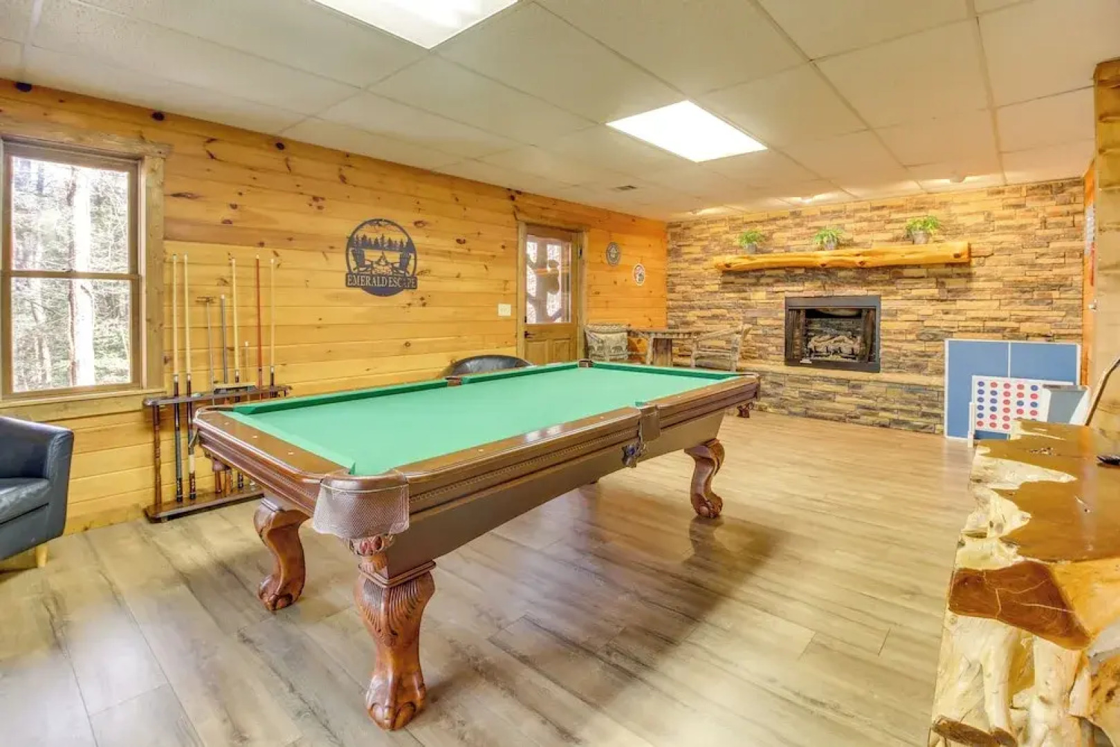 Secluded Cherry Log Cabin w/ Hot Tub + Swings!