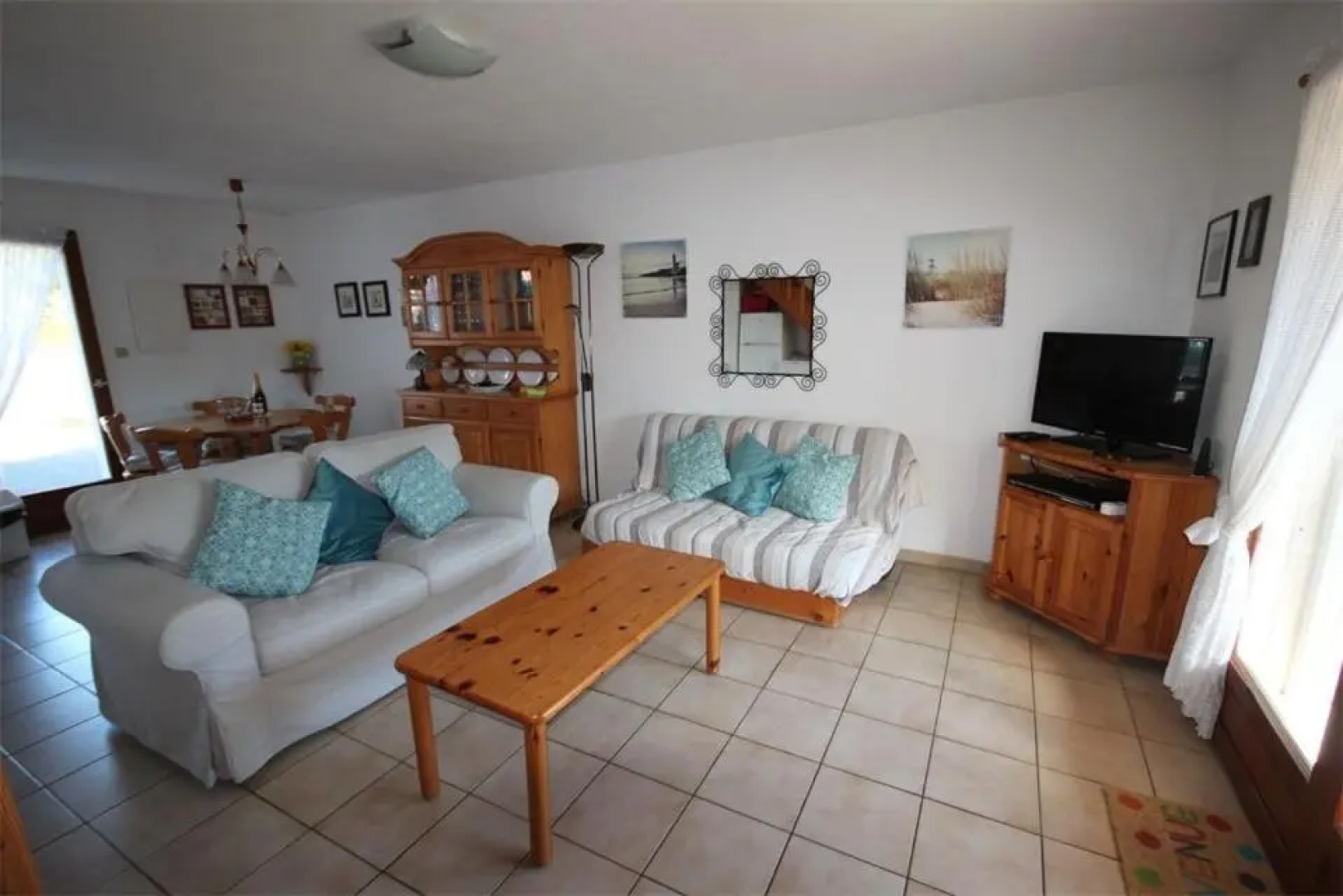Villa d'angle 5 couchages terrasse Sud parking dans résidence sécurisée piscine commune 400m de la mer LRJP123