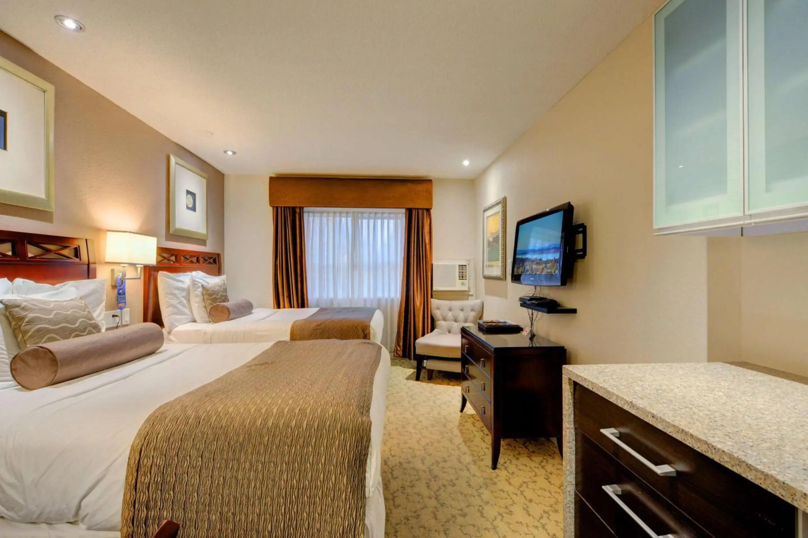 Red Lion Inn and Suites