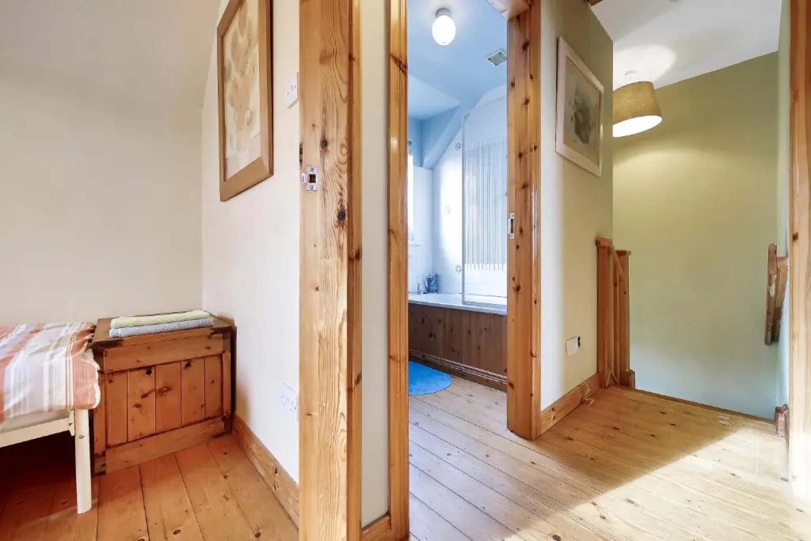 Cosy 3 bed cottage with a indoor fireplace!