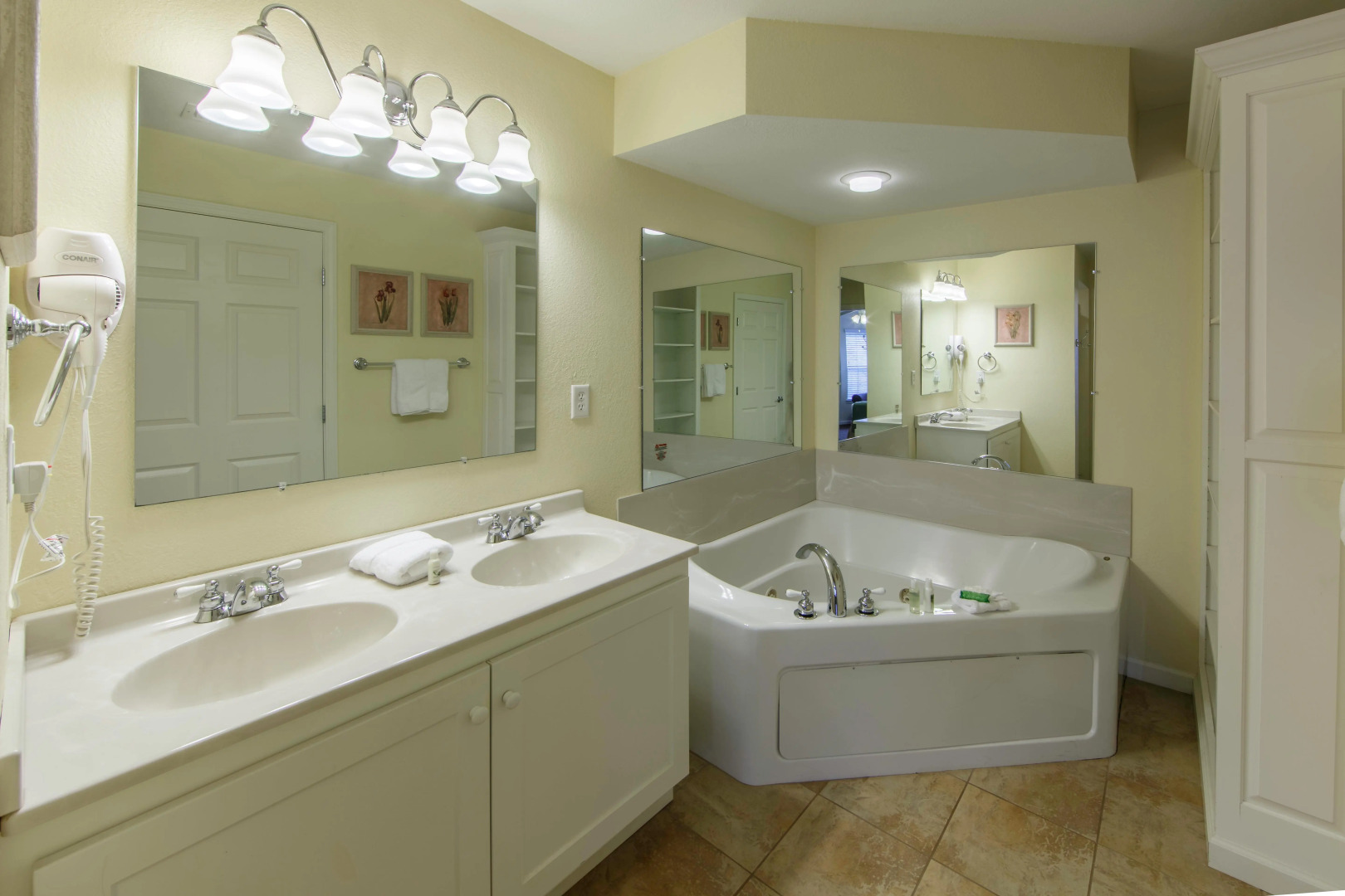 Holiday Inn Club Vacations Oak n’ Spruce Resort in the Berkshires by IHG