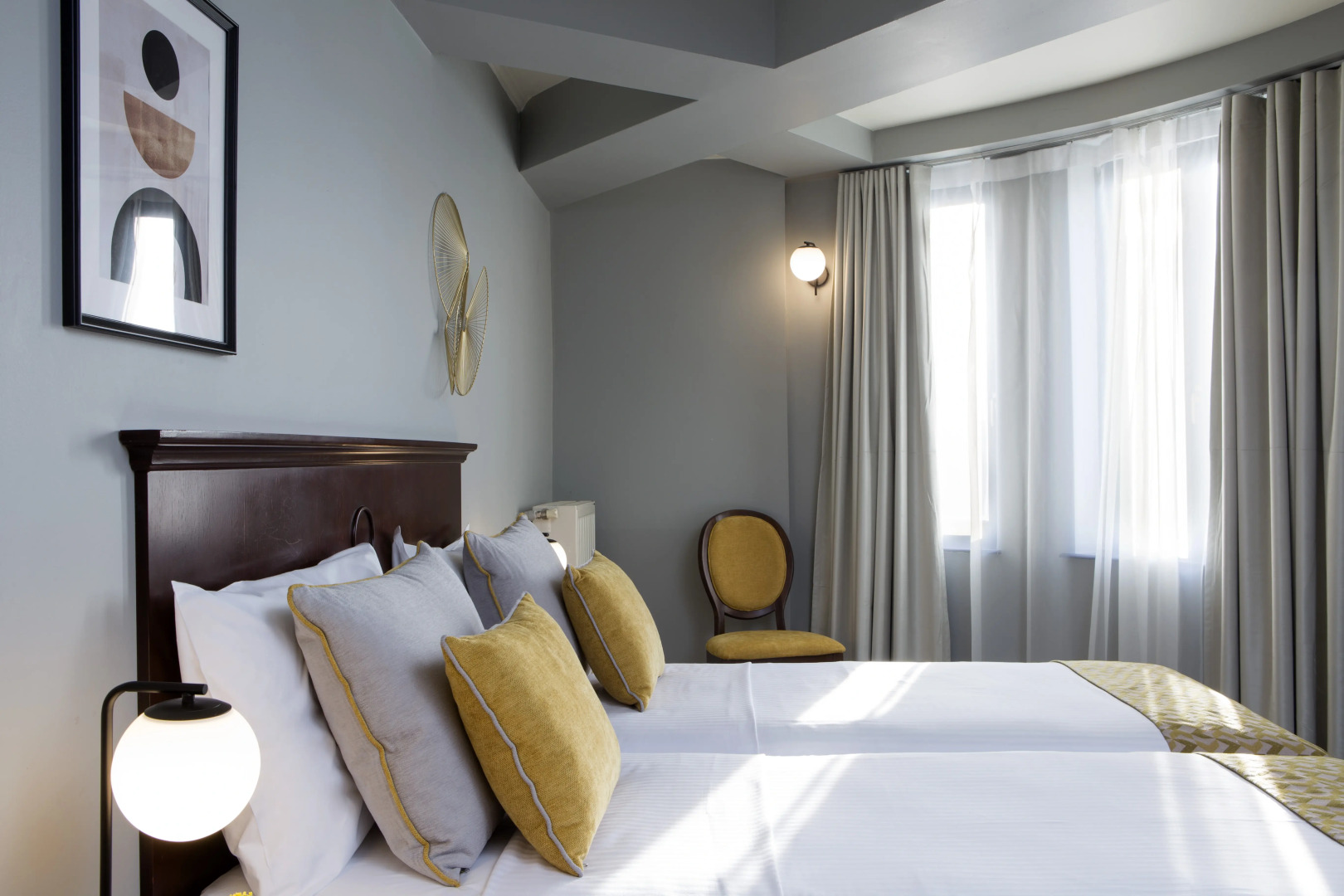 Zeus Essence Bucharest Venezia