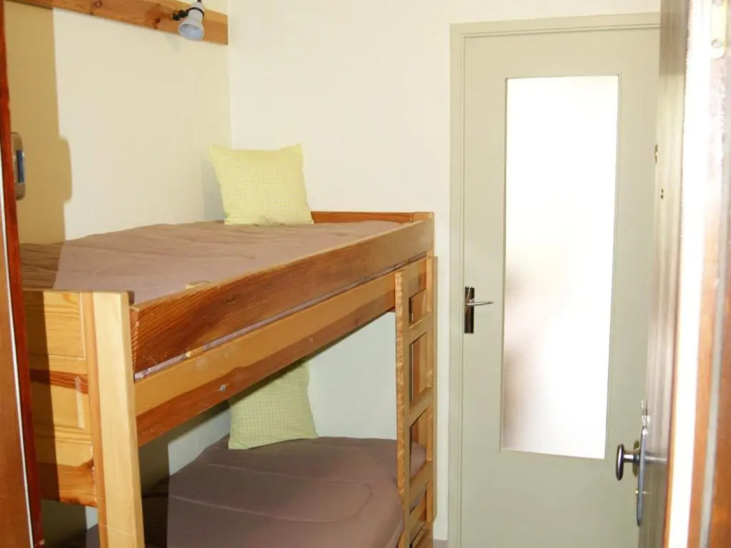 Appartement Enchastrayes, 1 pièce, 4 personnes - FR-1-165A-35