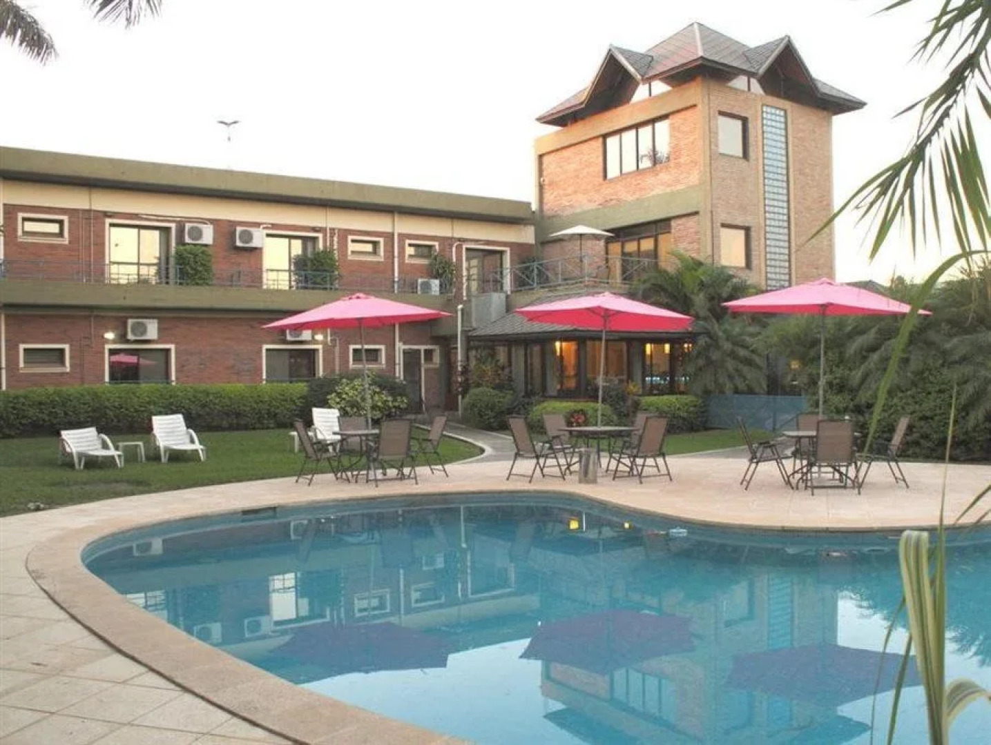 Asterión Hotel - Turismo y Negocios