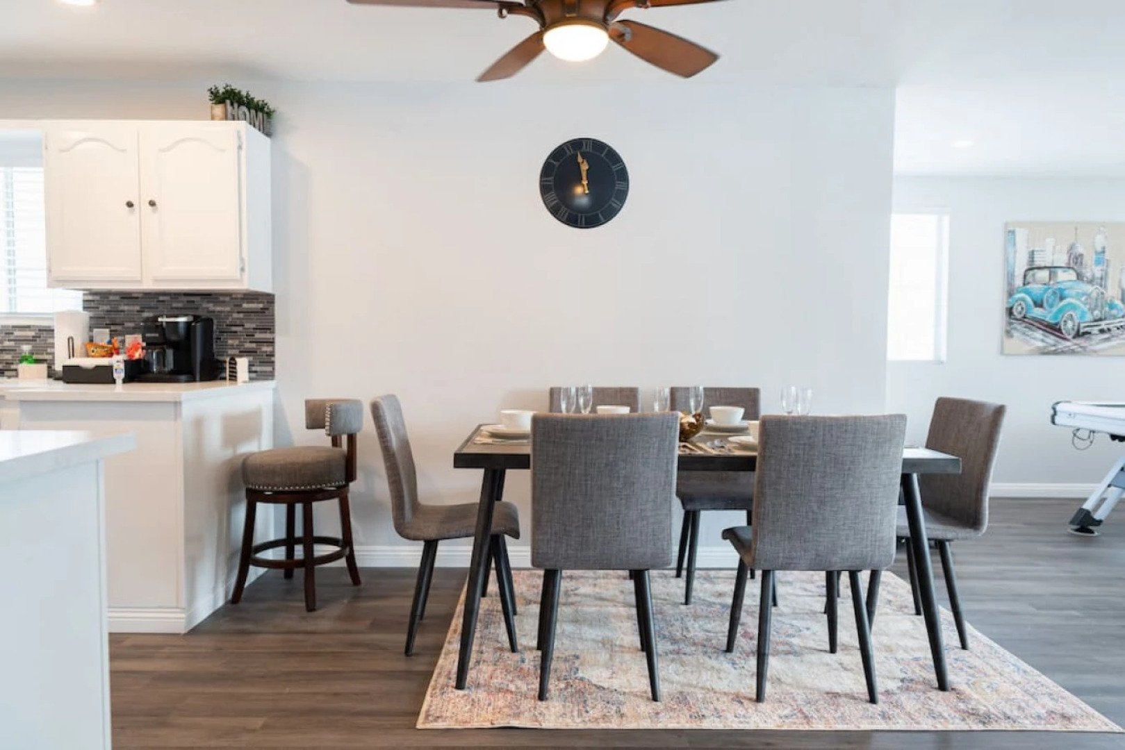 LARGE 4-BEDROOM HOUSE WITH AIR HOCKEY TABLE CLOSE TO DISNEYLAND IN ORANGE COUNTY  (p41)