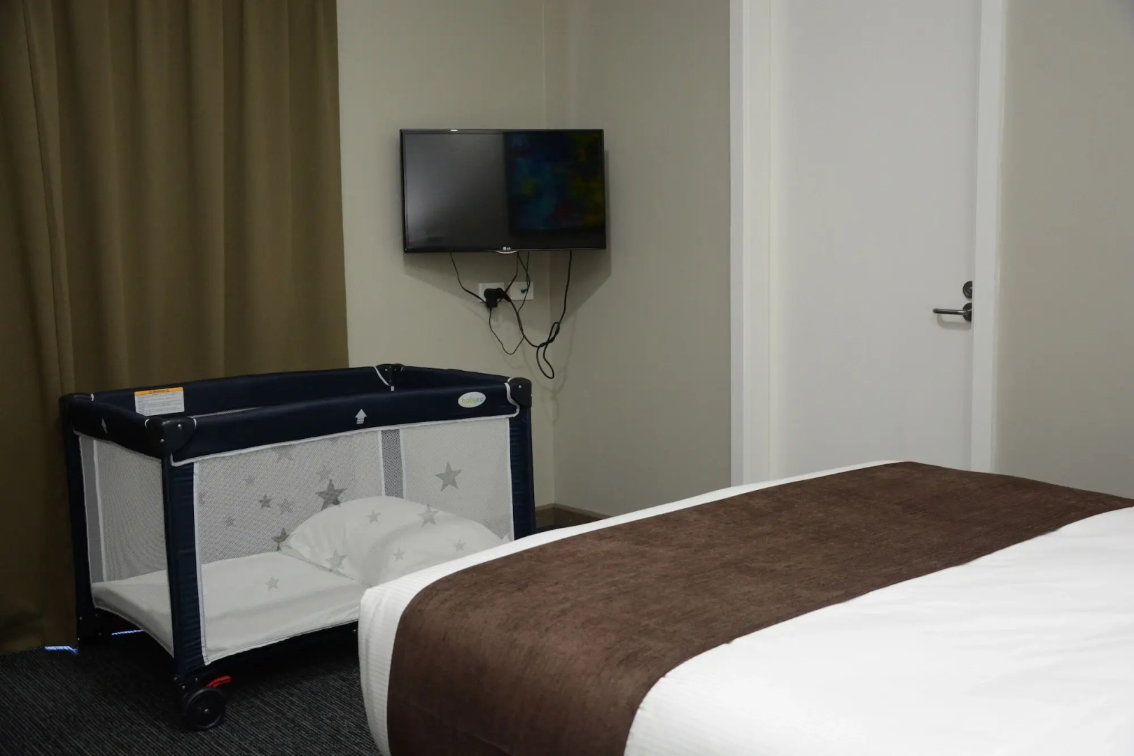 Ratsun Nadi Airport Apartment Hotel