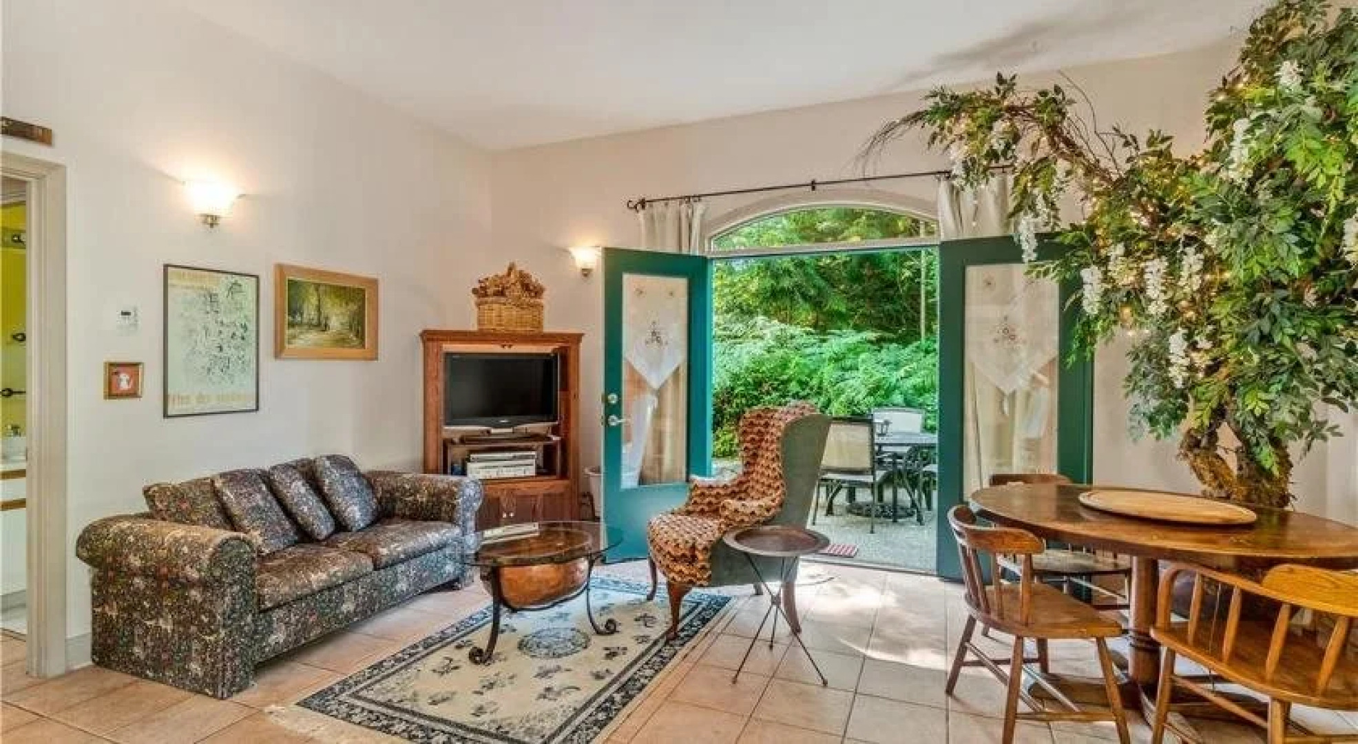 Auberge de Seattle, French Country Inn