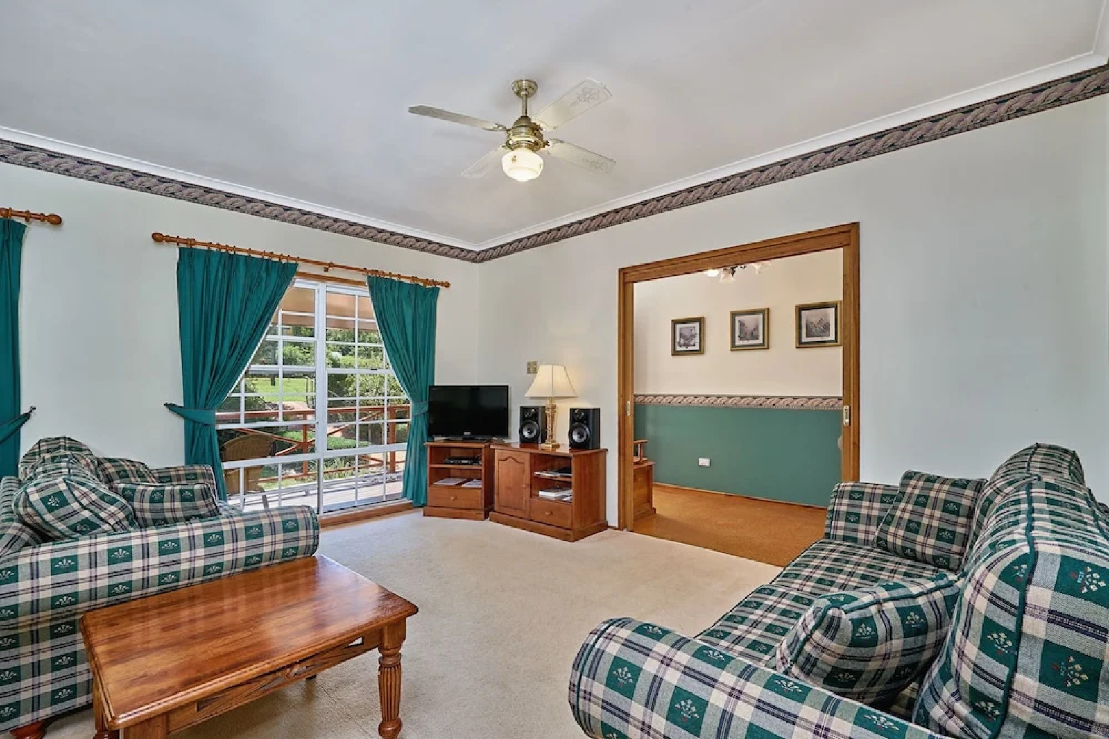 Birds 'n' Bloom Cottages