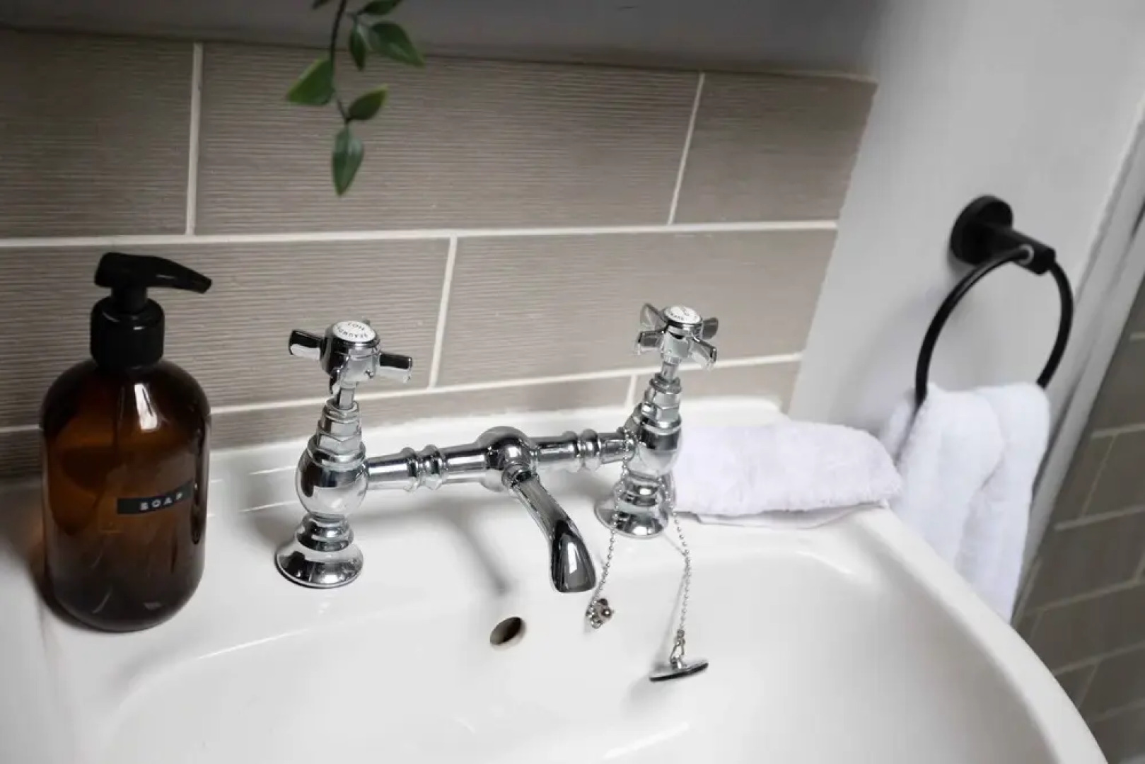 Cosy, Tranquil, Fully Equipped & Beautiful Garden