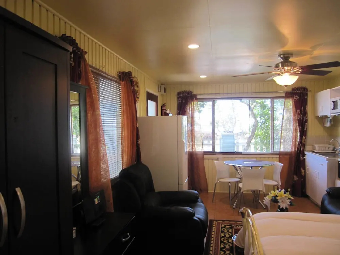 Captain Cook Apartments