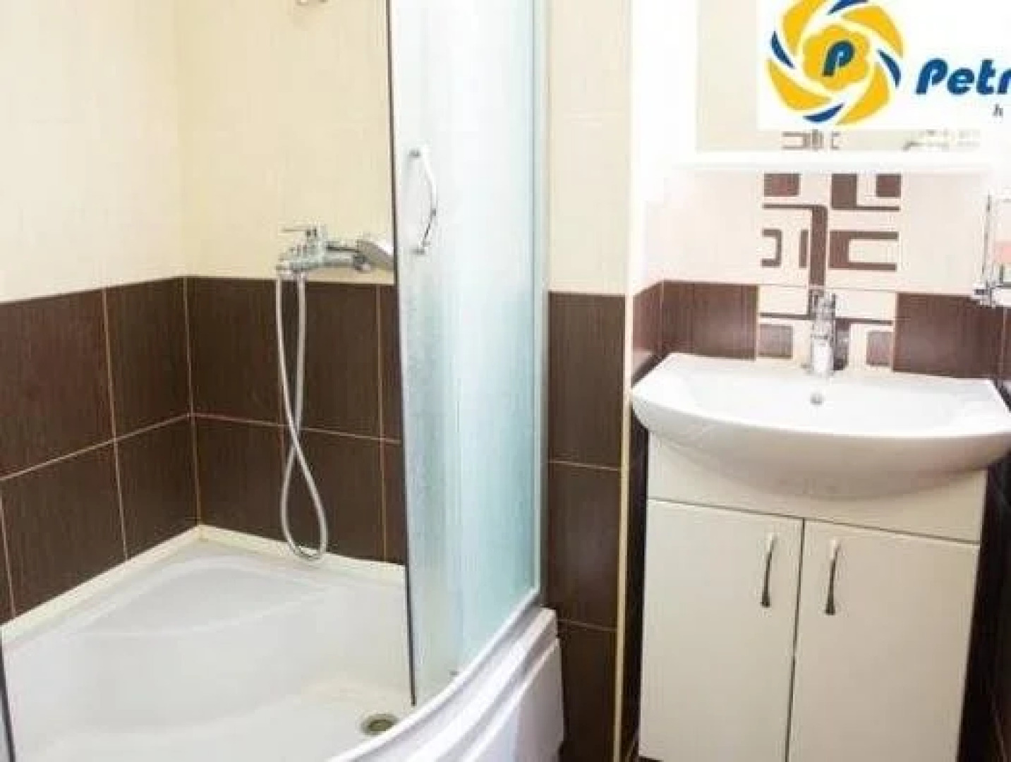 Petrani Хостел