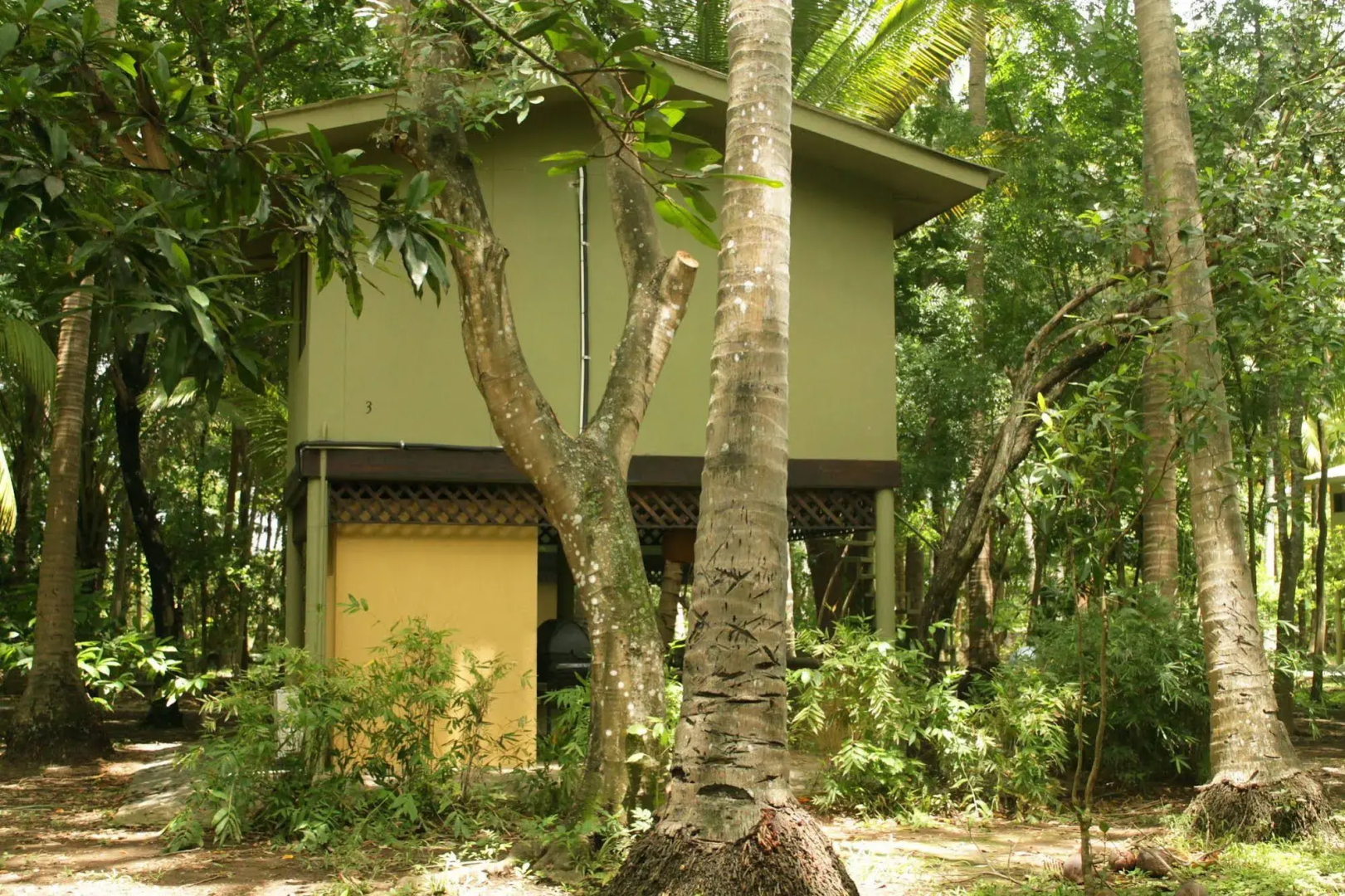 Puerto Barillas Marina & Lodge