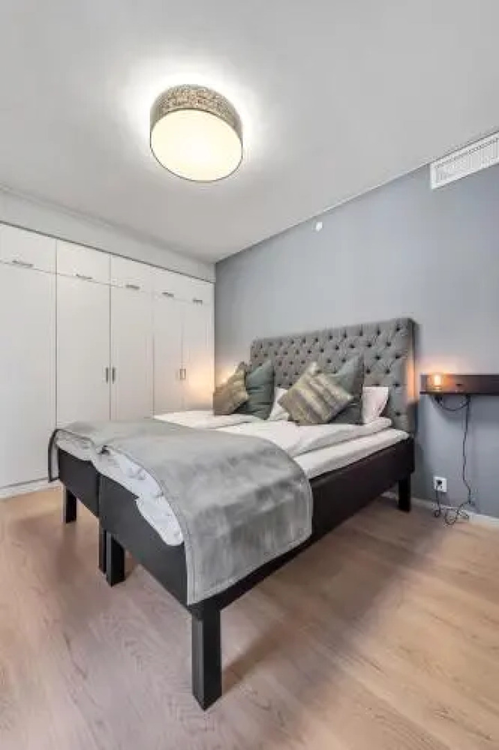 Wright Apartments - Barcode