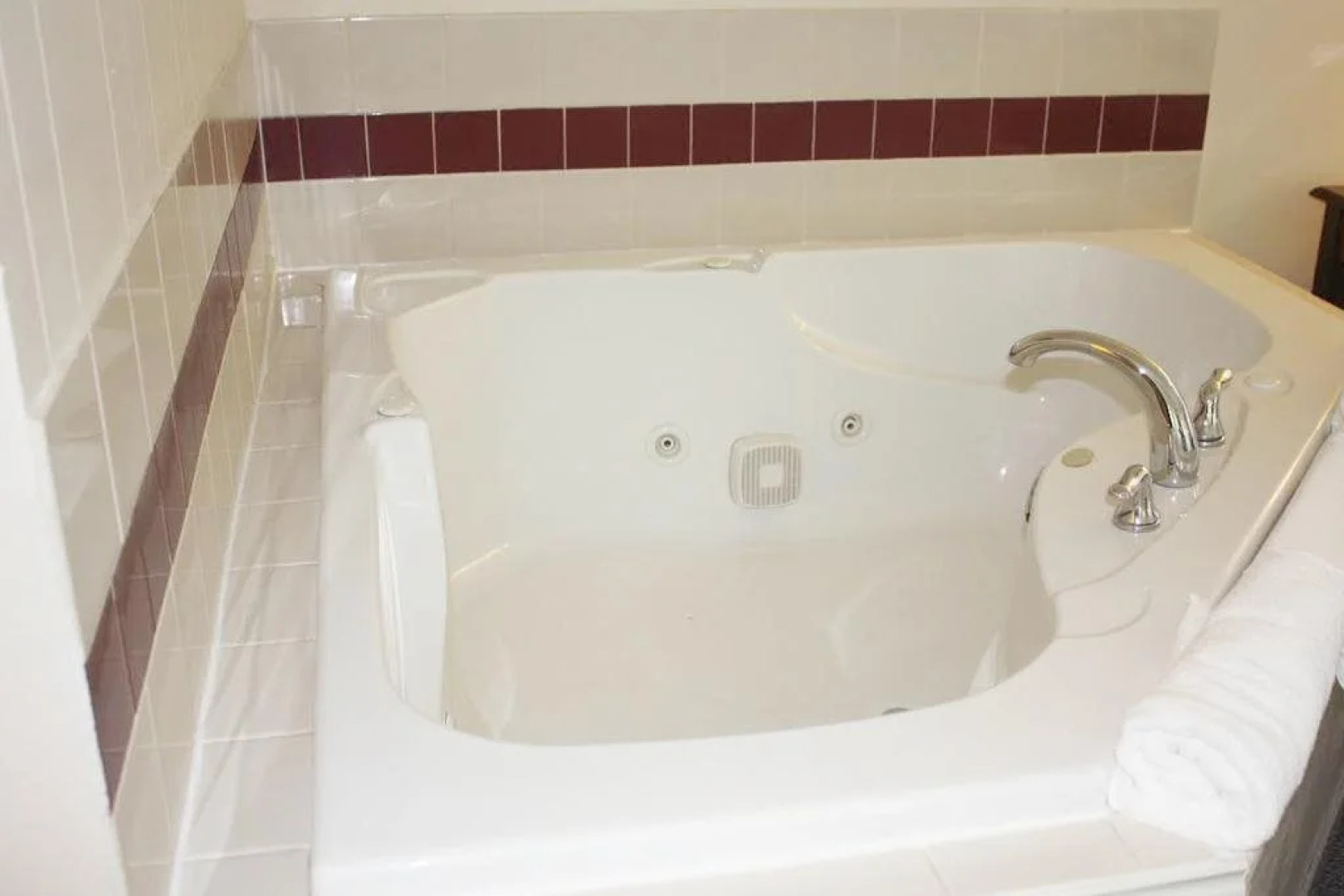 Main Street Lodge and Suites