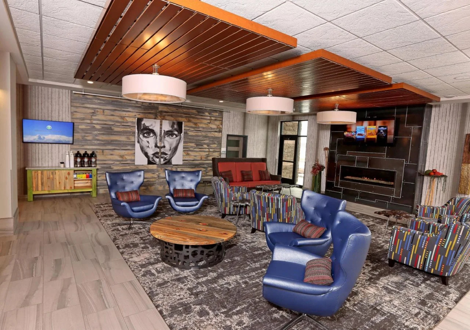 Holiday Inn & Suites Sioux Falls - Airport by IHG