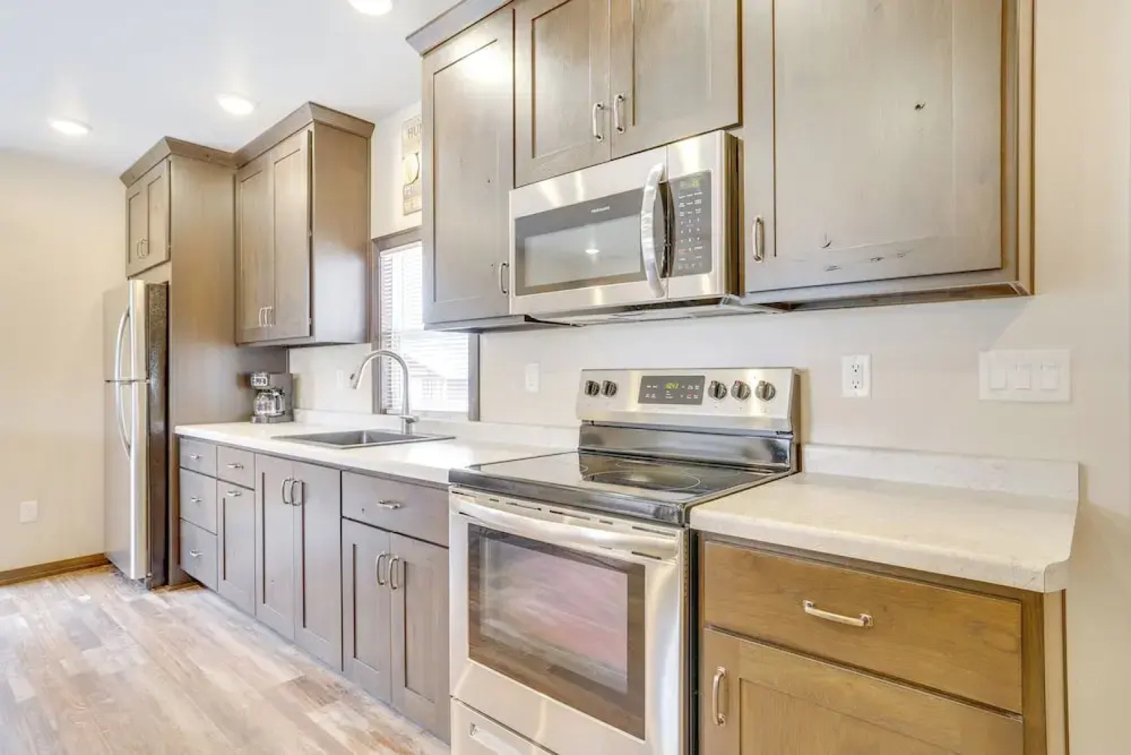 14 Mi to Mississippi River: Rural Cochrane Retreat