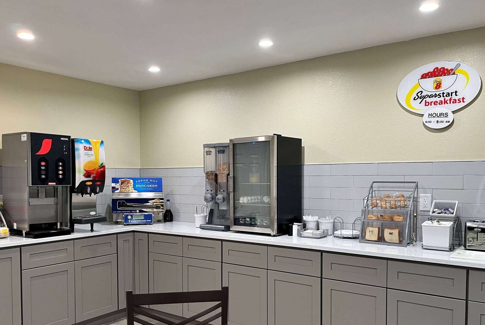 Super 8 by Wyndham Indianapolis/Emerson Ave