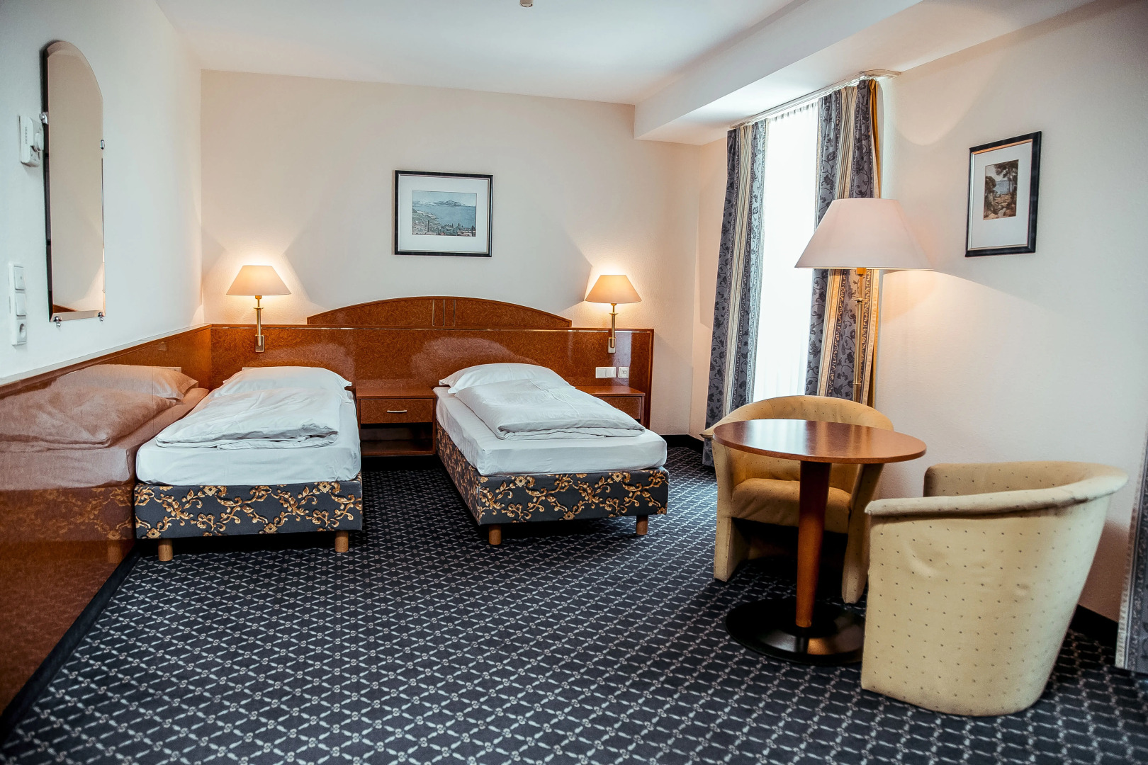 Шодлик Палас