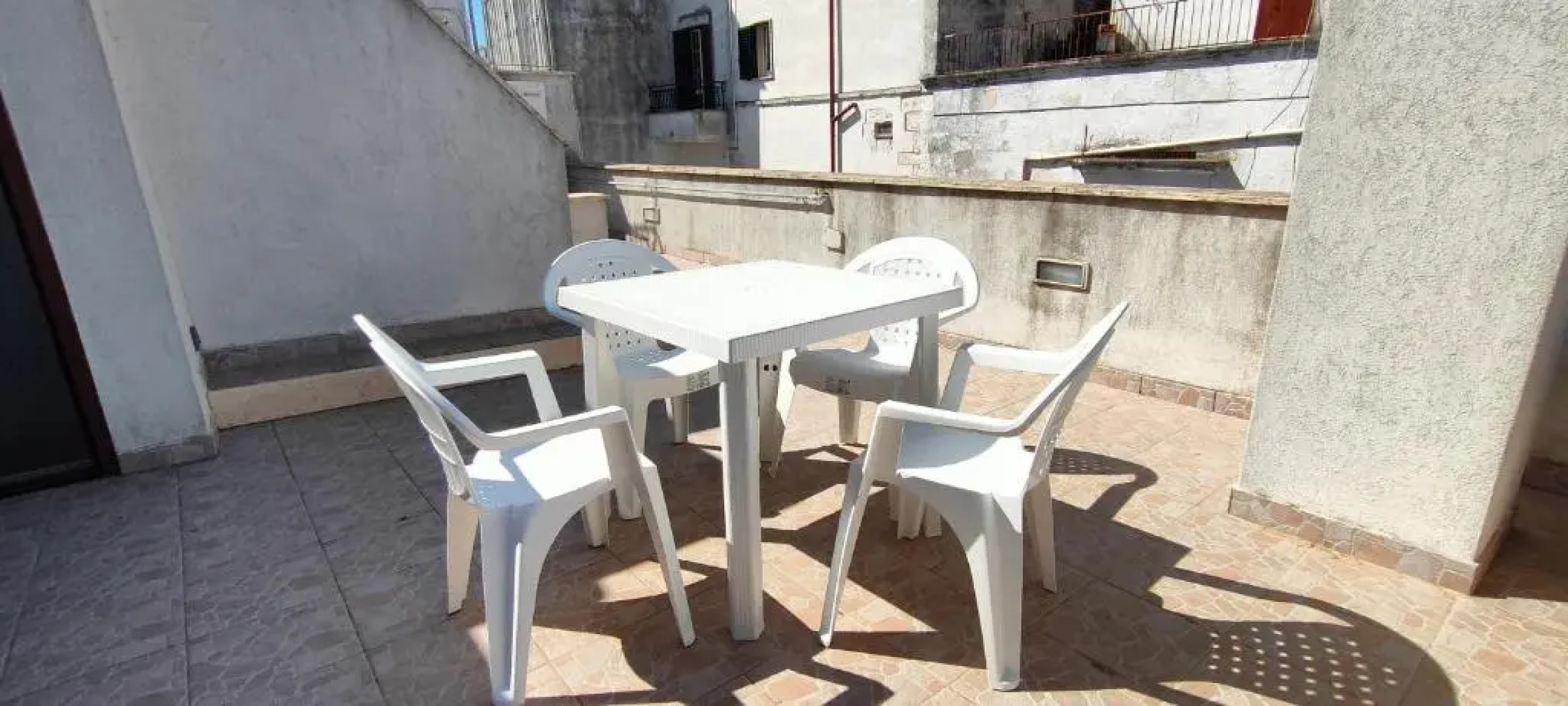 White House Flats & Studios