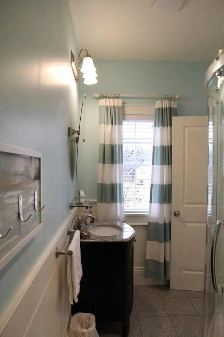 The Lake House Bed & Breakfast