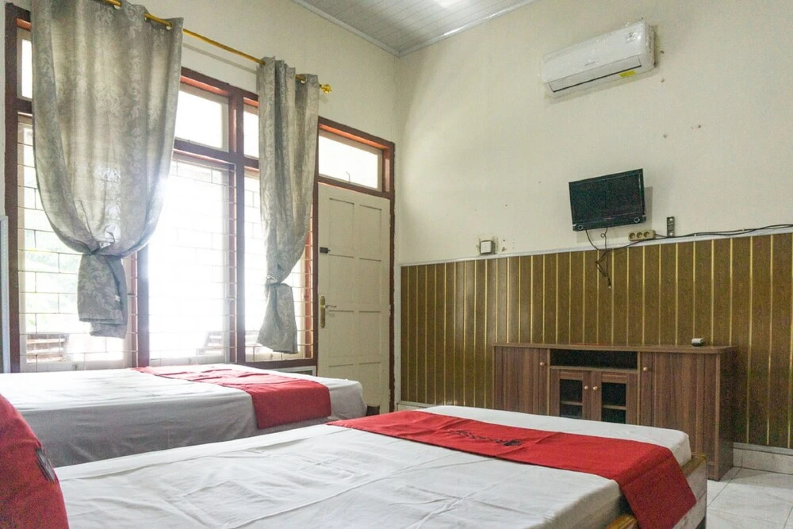 RedDoorz @ Taliwang Sumbawa Barat