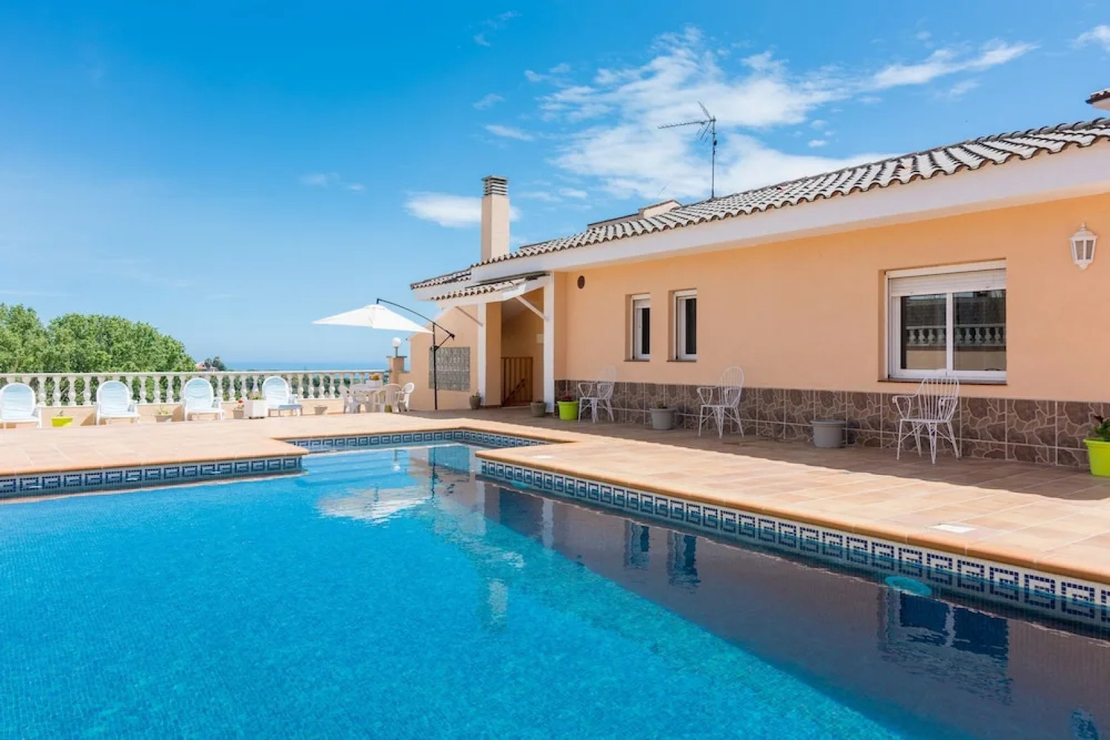 HomeHolidaysRentals Aube - Costa Barcelona