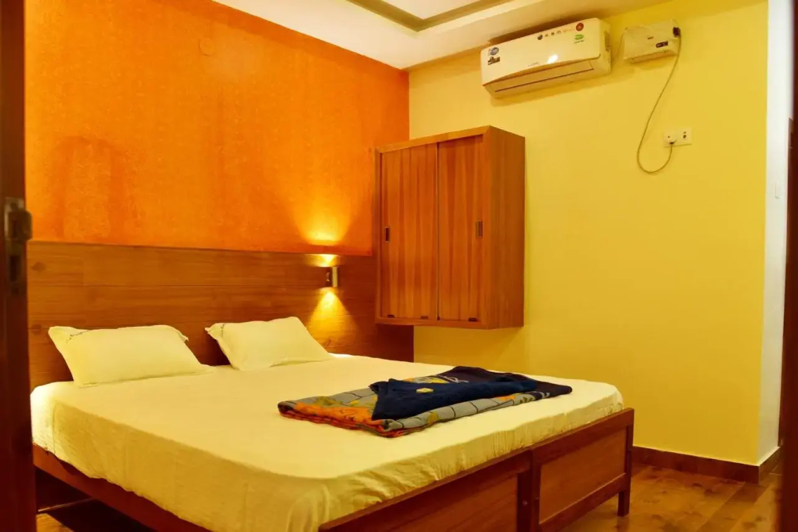 Hotel Parvathi International