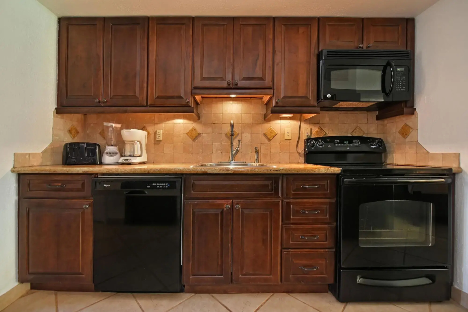 Maui Kaanapali S #b133 Studio Bedroom Condo by RedAwning