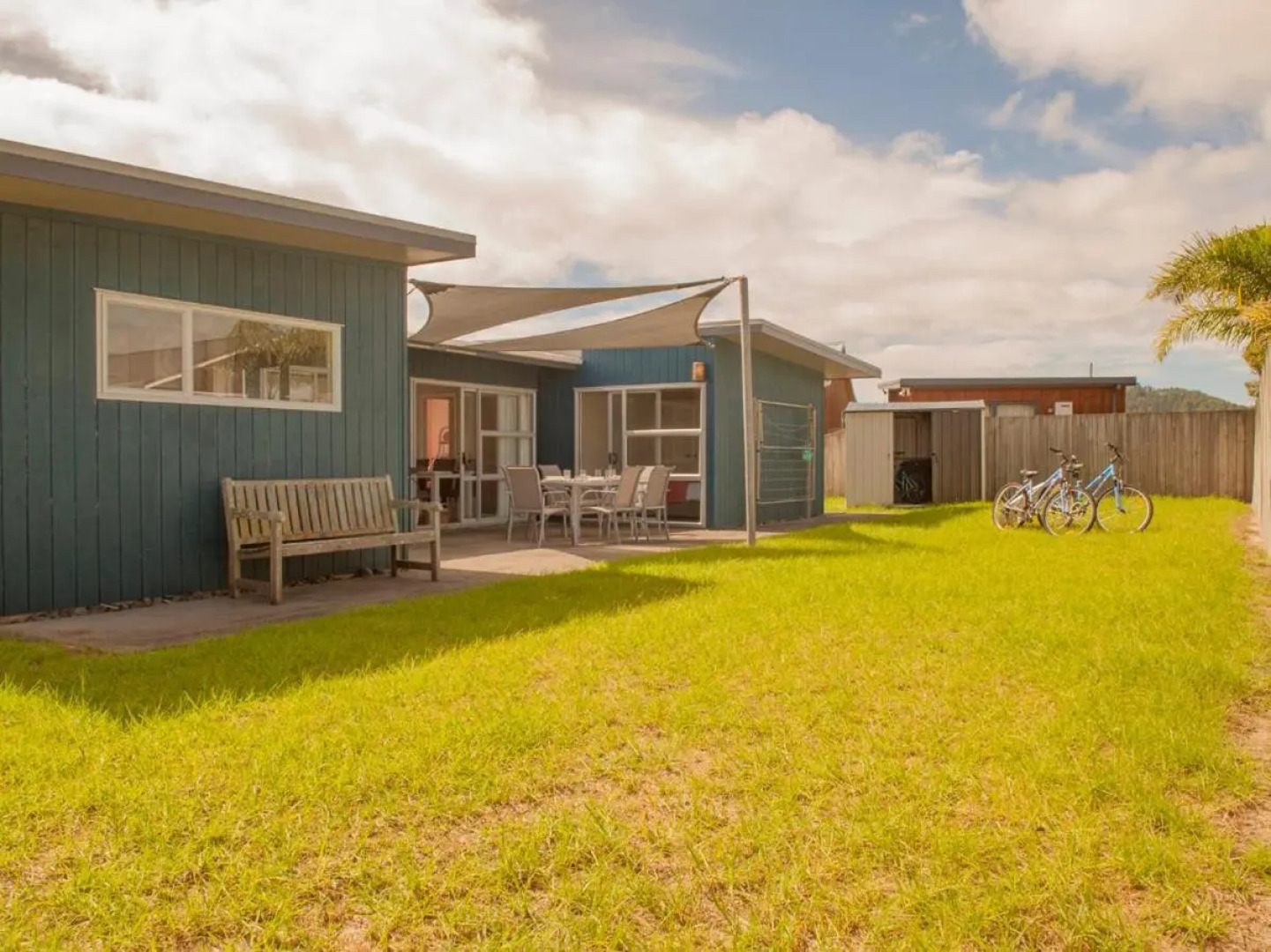 Sands Beach House - Matarangi Holiday Home