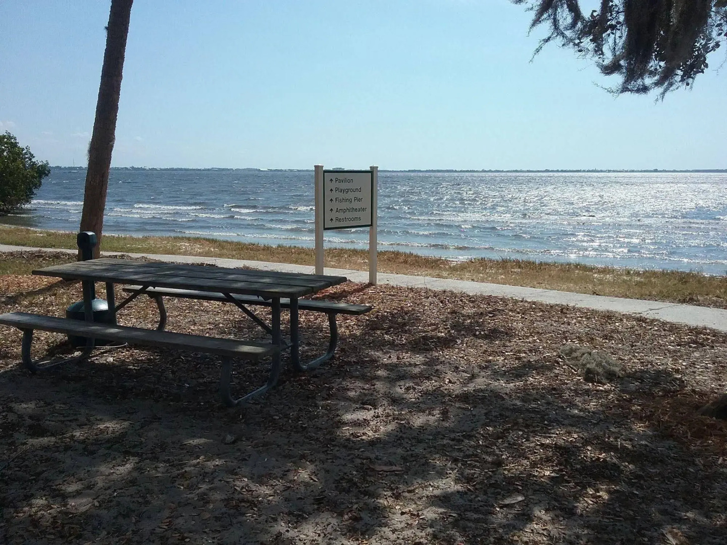 Tropical Bay Inn Motel