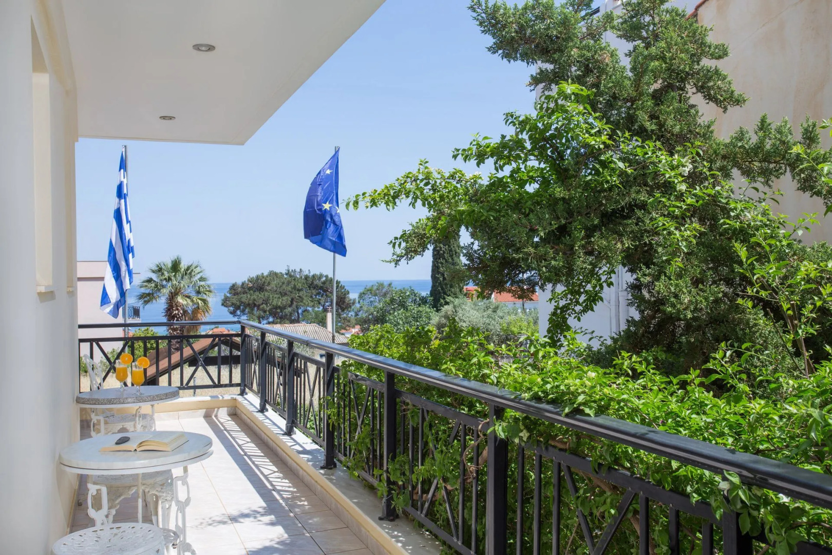 Malvasia Corner Studios