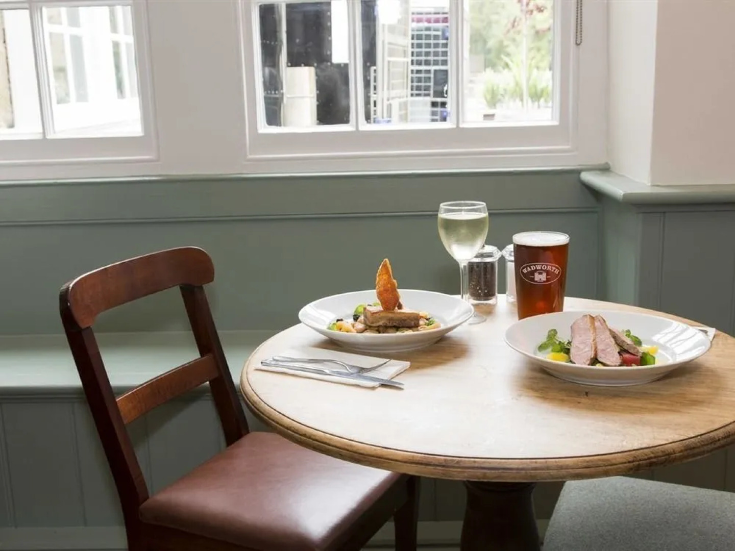 The Kings Arms Hotel - Inn