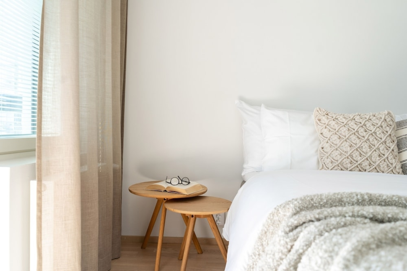 Stylish 1br with balcony in new building