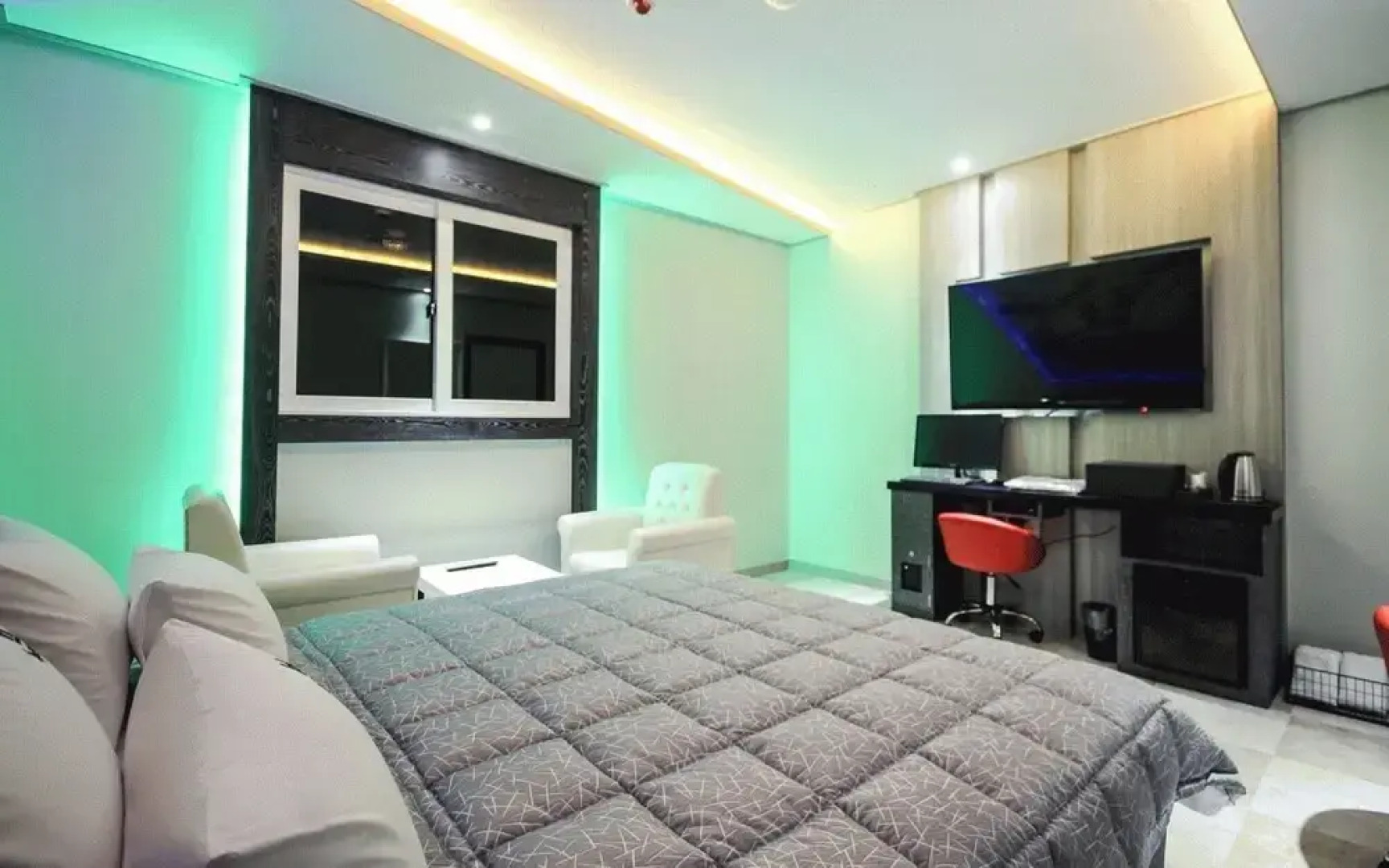 Sancheong Hyu And Joy