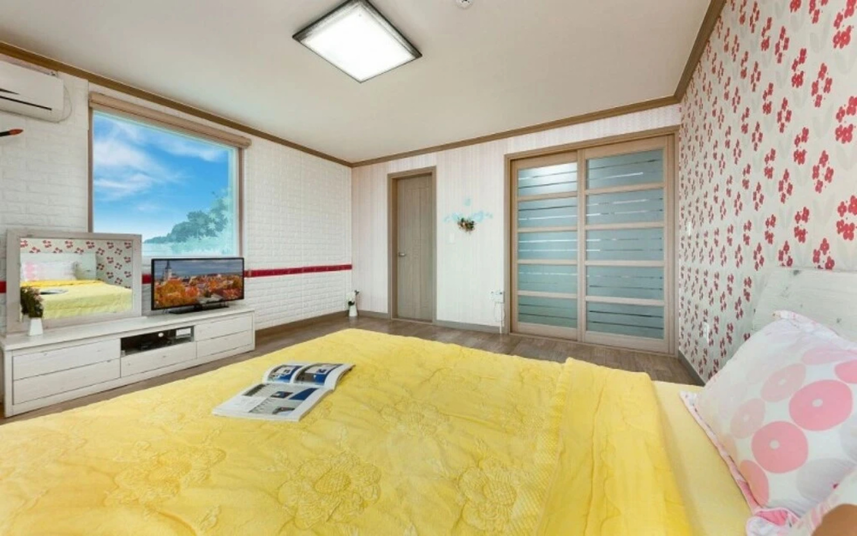 Yeongdeok Gaemitongkku Pension