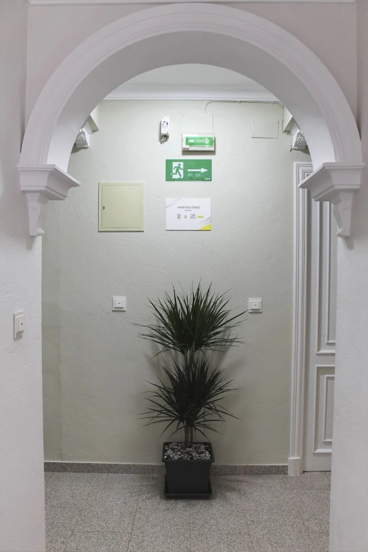 Hotel Restaurante Vía Sevilla - Cádiz by MA 22 Puntos