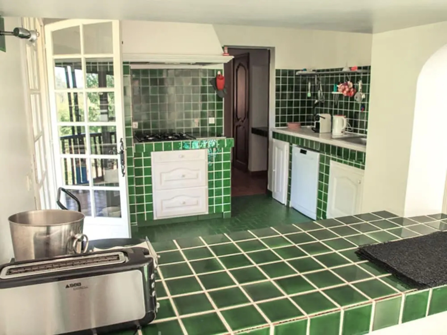 Top! Villa With Heated Jacuzzi, Private Pool, Large Lawn and Outdoor Kitchen