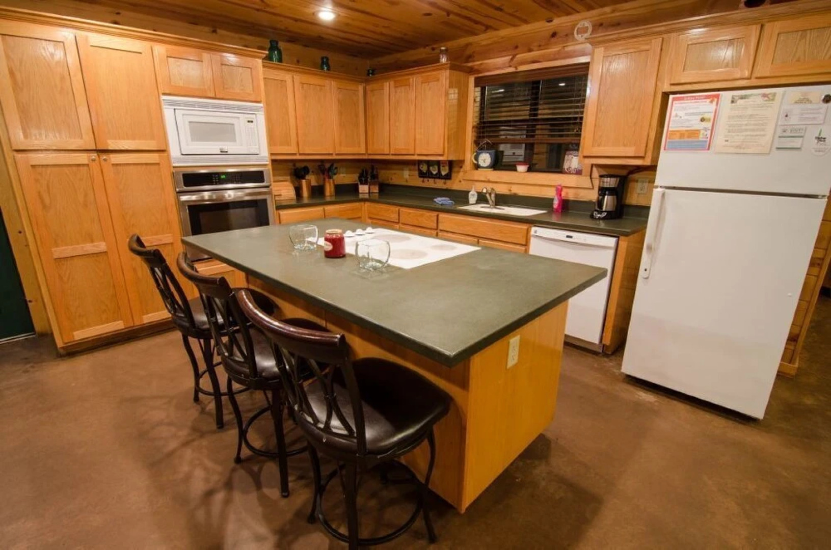 Breckoma Lodge - 4 Br Cabin