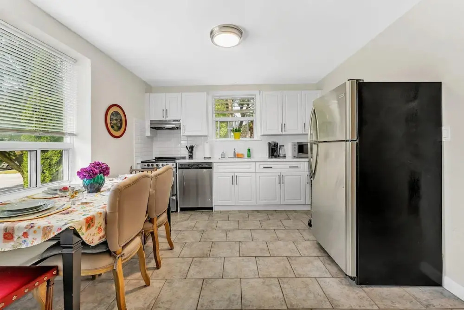 Private 2bdrm Newly Renovated - Furnished apt - U3