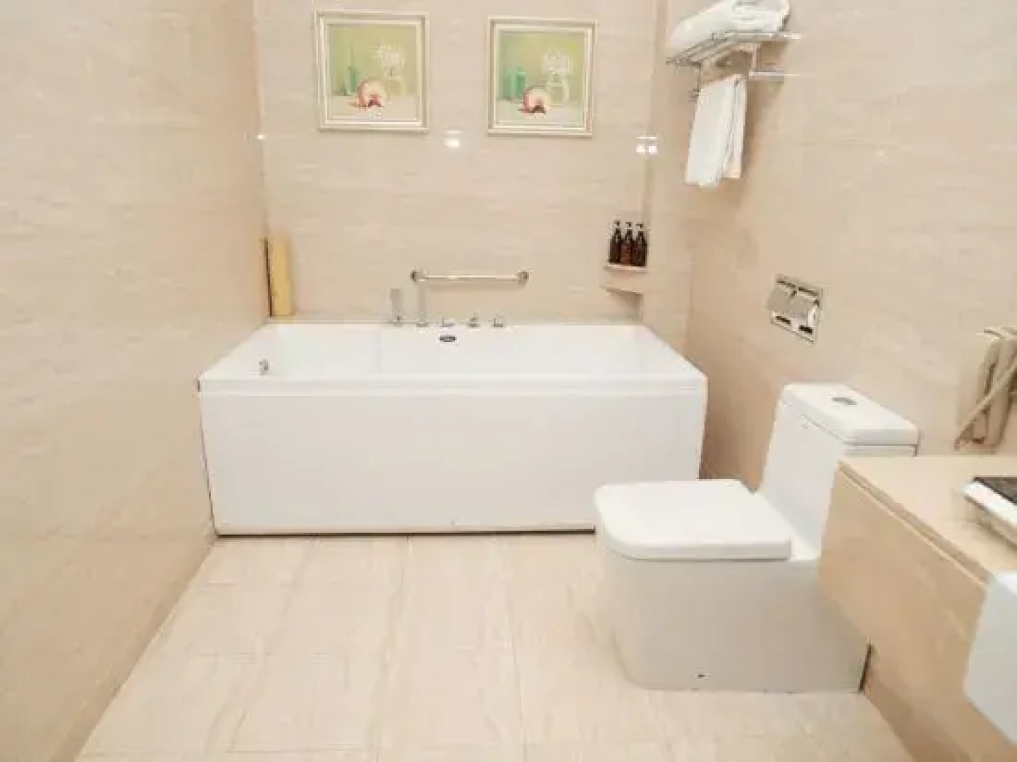 Jincheng Yuehai International Hotel