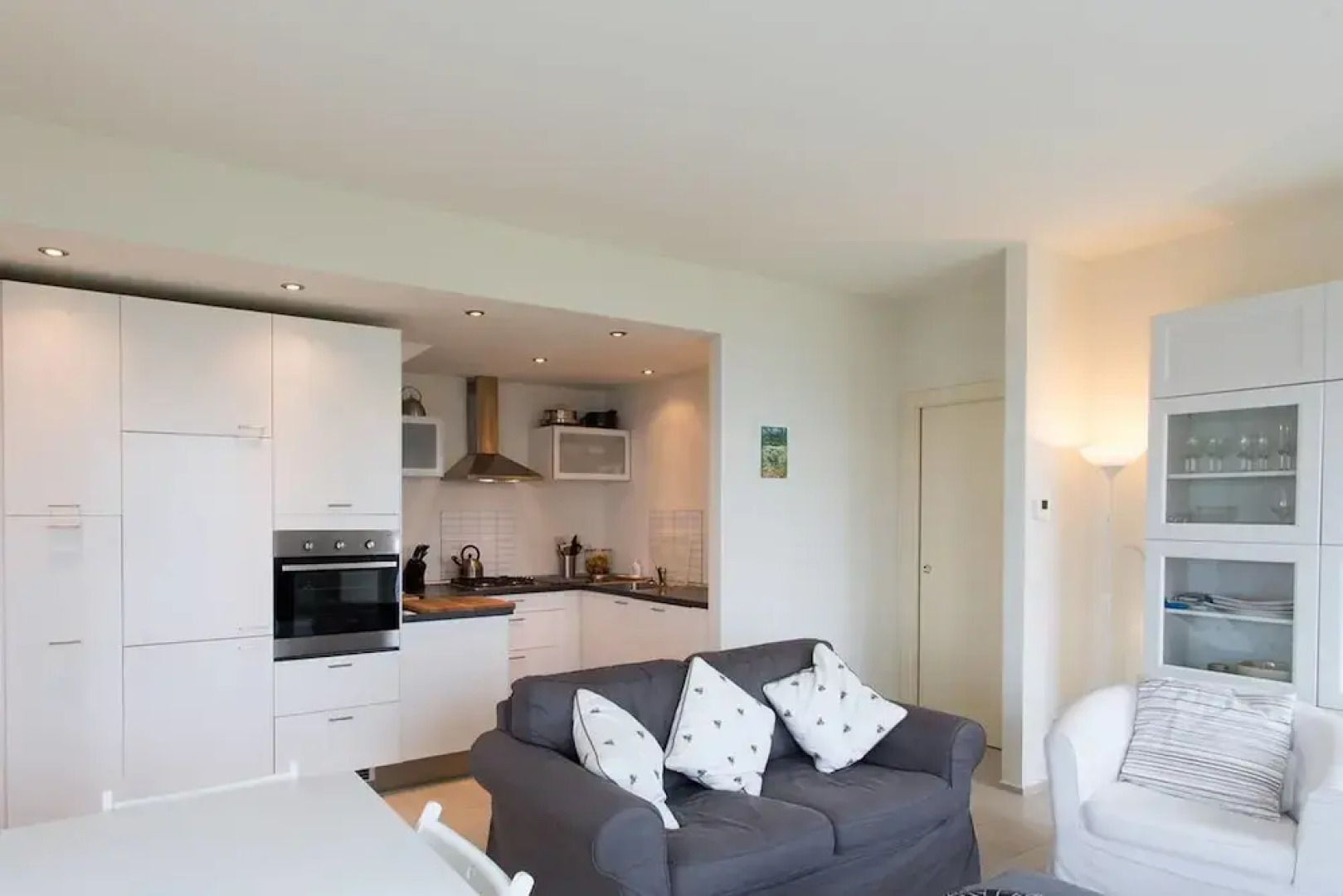 Contemporary 3 Bed Italian Lakes Villa, Lake Views, Wifi, BBQ