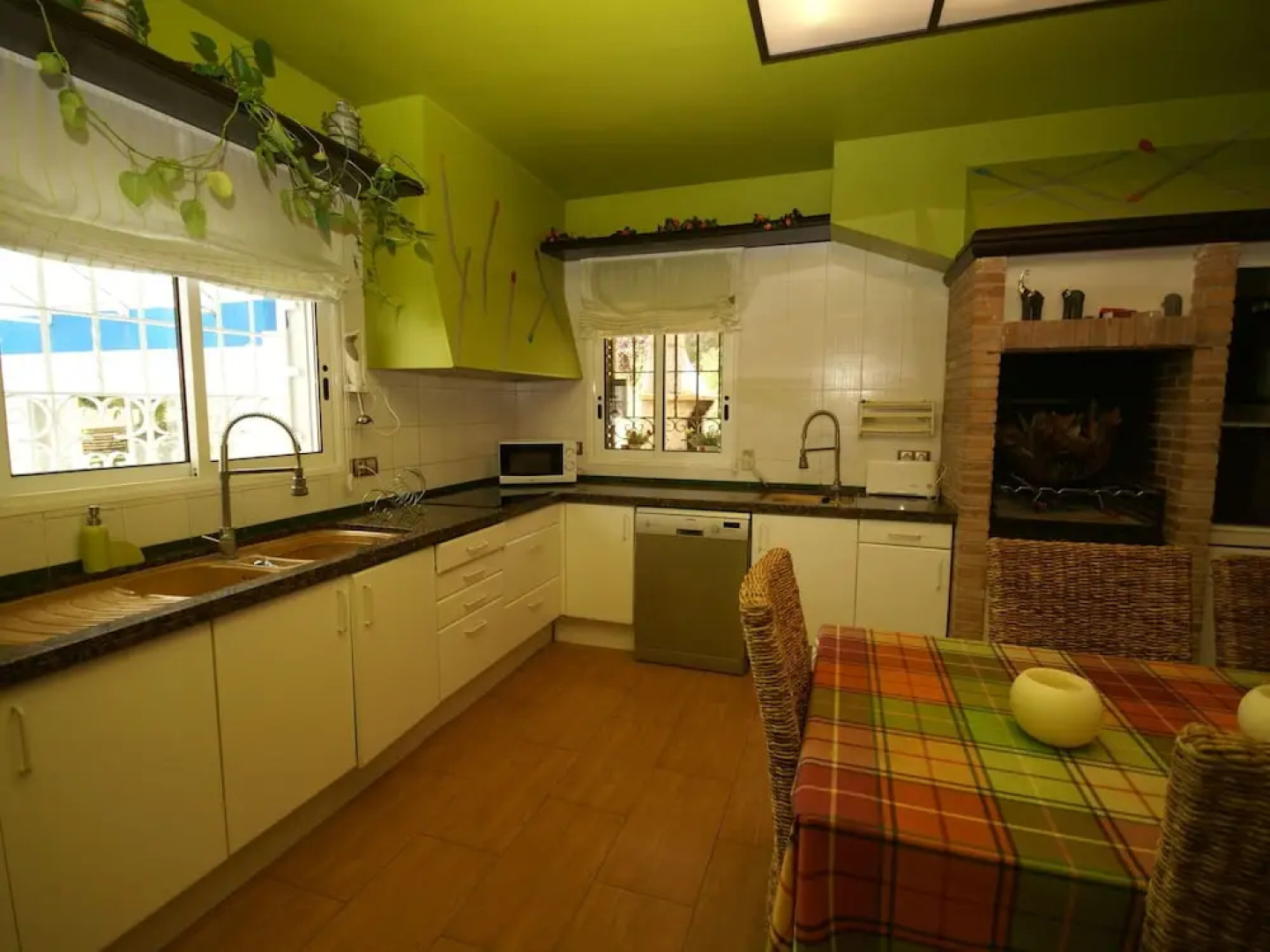 Modern Villa in Santa Cristina D'aro With Swimming Pool