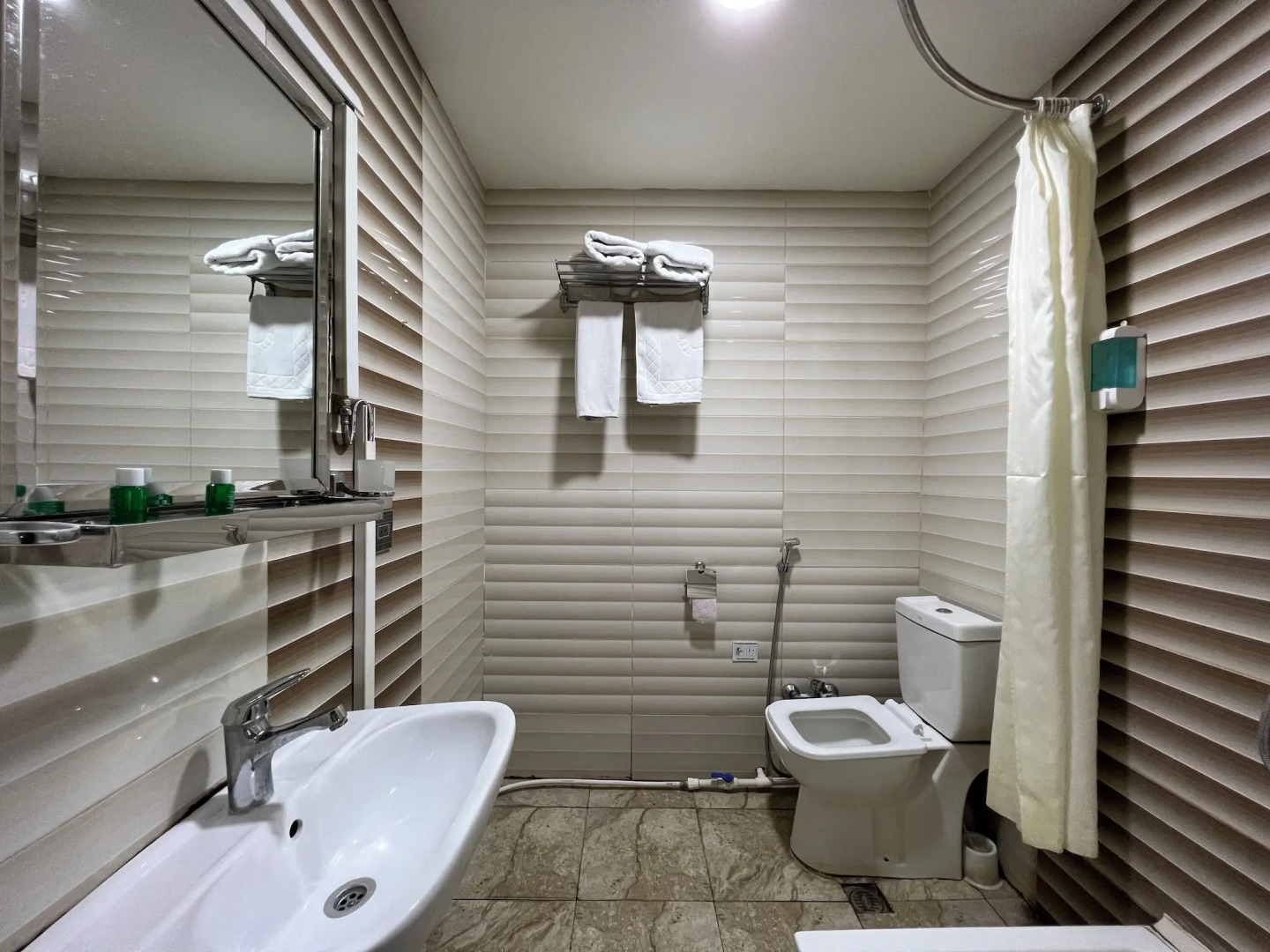 Отель A&H Baku Center Inn