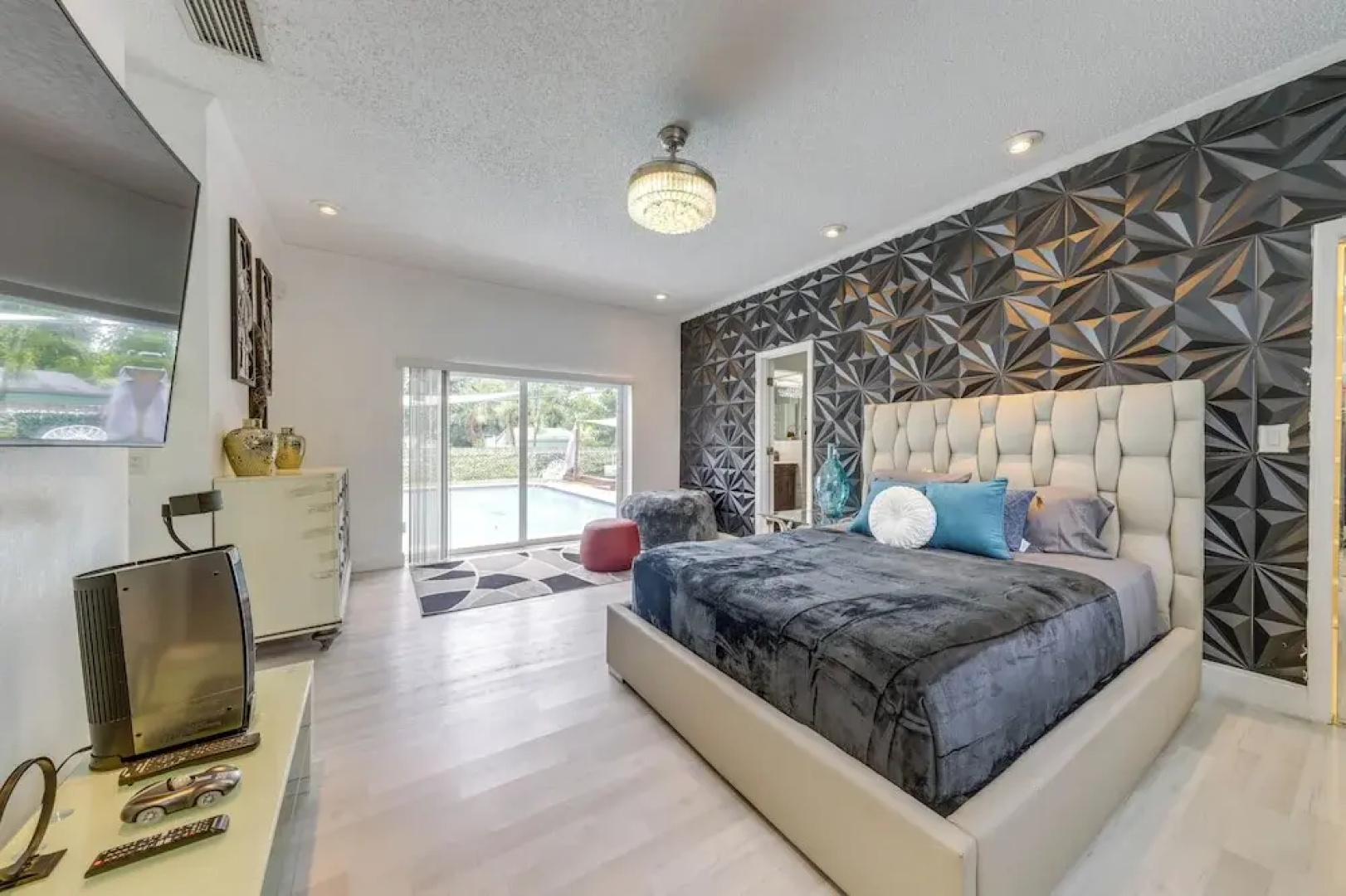 Private Oasis in West Park Near the Beach!