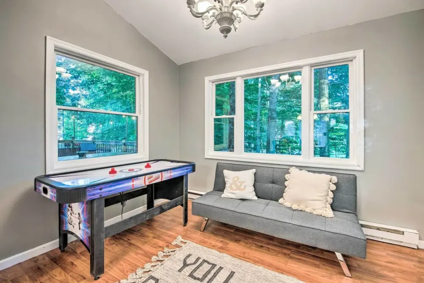 Poconos House w/ Large Deck, Gas Grill & Fire Pit!