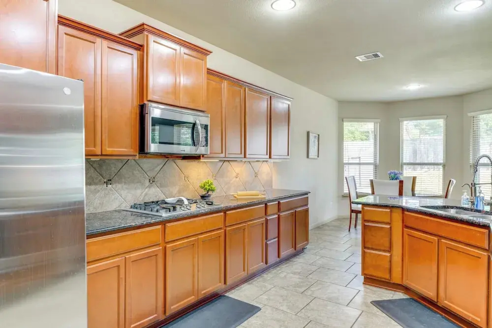 < 1 Mi to Lake Conroe: Home w/ Furnished Patio!