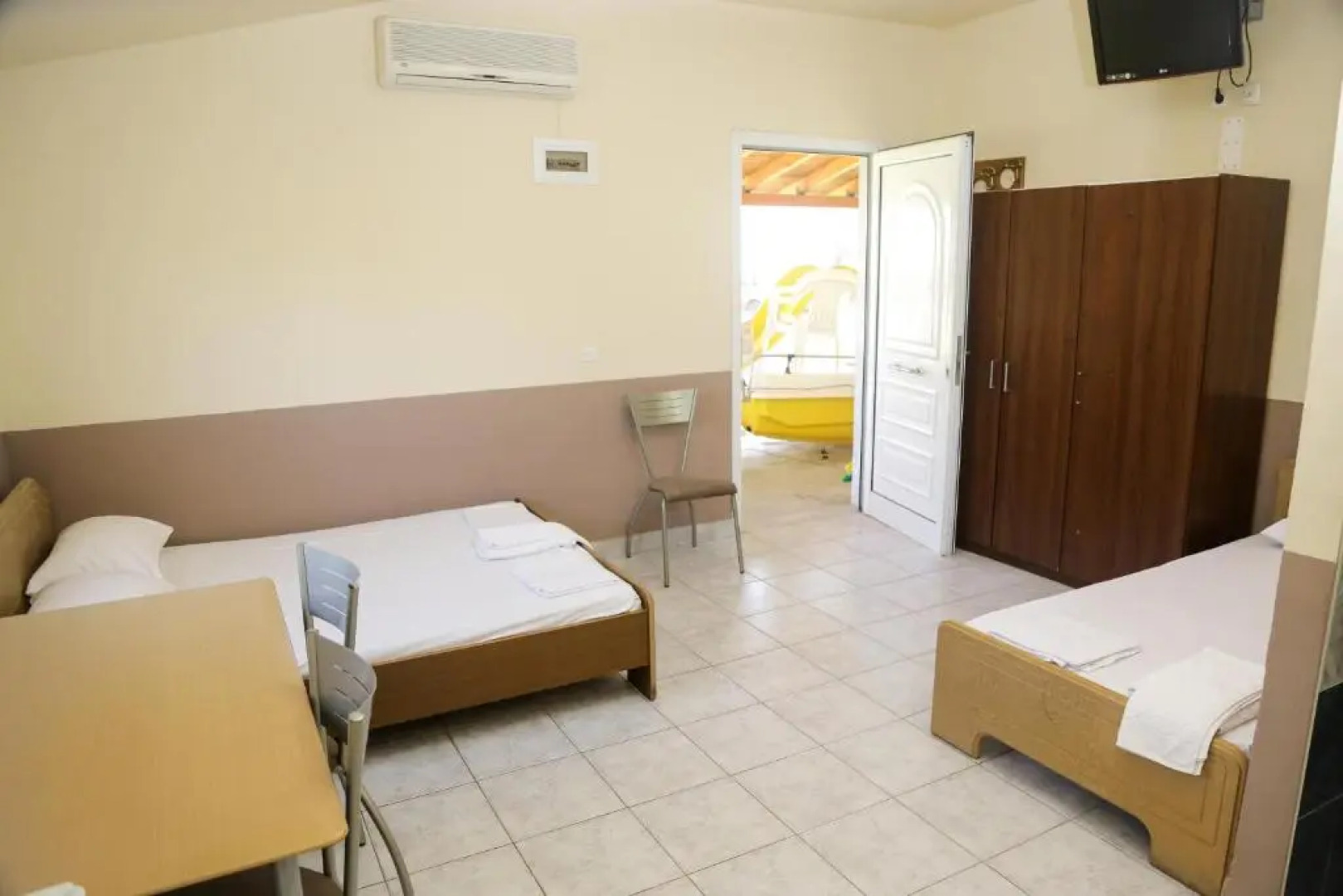 Gioulis Apartments & Studios