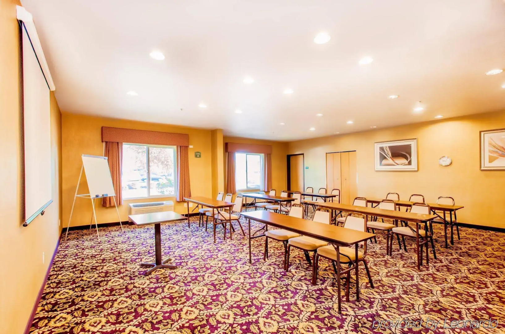 Holiday Inn Express Hotel & Suites Roseville-Galleria Area by IHG