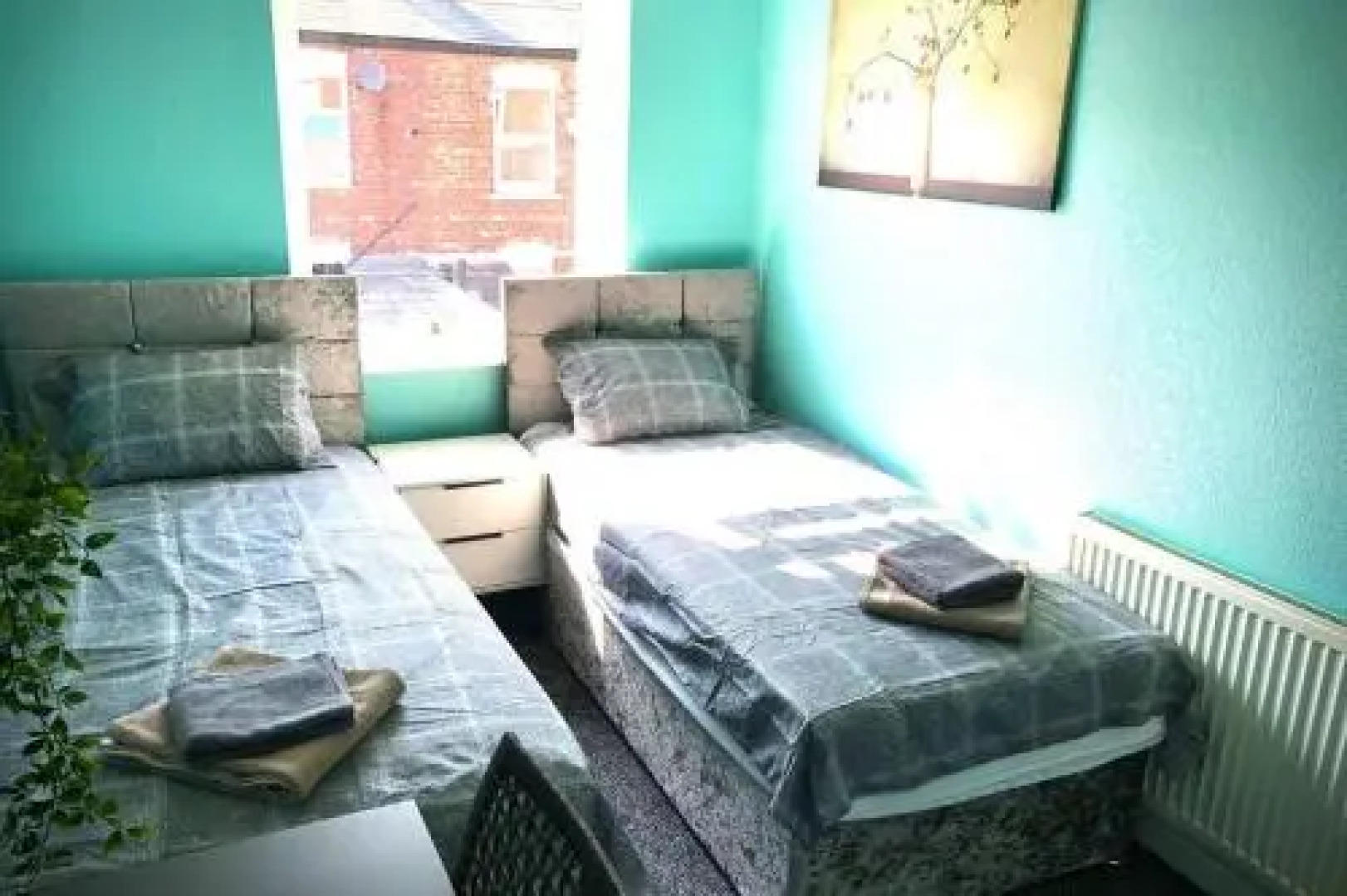 The Manchester Pad - 3BR Entire house with parking