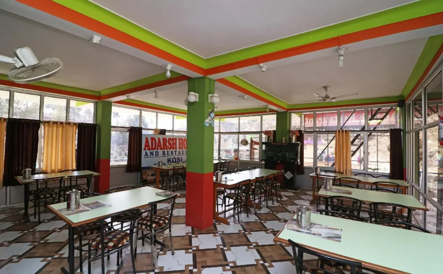 S.J Hotel's by OYO Rooms
